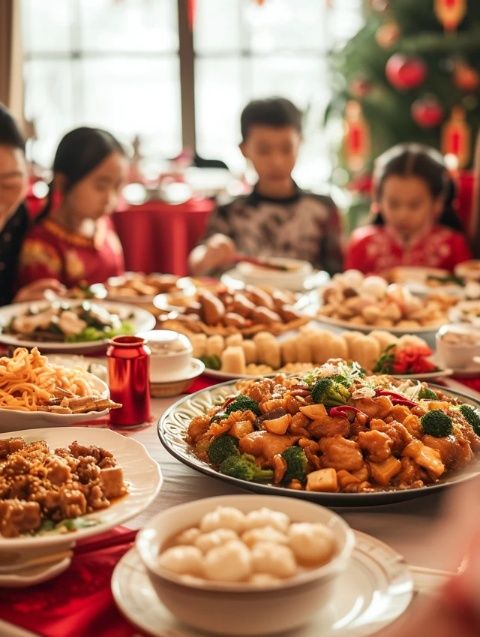 探索天水特色美食——麻辣烫、蒲英芹菜浆水、馓饭、面鱼、呱呱、肚丝汤、乌龙头、甜胚子、杂烩，尽享古城风味之旅。