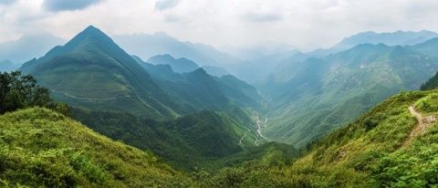 赞第一次走进东北，心里想着会遇到那些你瞅啥的场景