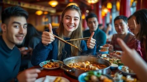 英女学霸倾心川味，英国剑桥转四川胃！