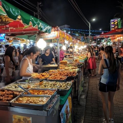 吃货注意啦！六月美食节来袭，优惠享不停！