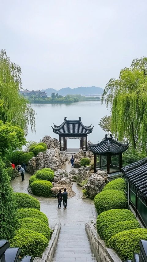 今天带着媳妇到杭州游西湖，晚上在边上的清河坊景区吃饭，真是把我给惊讶到了！