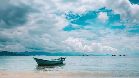 越南芽庄梦幻海滨之旅：清澈海水与独特风情的完美邂逅