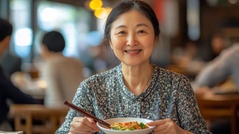 贾玲畅谈武汉美食引粉丝热议：家乡的味道让人回味无穷