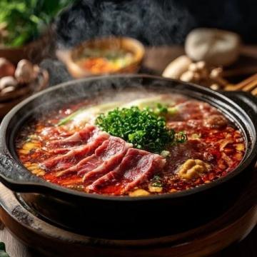 上海网红店探秘：魔王慢烧牛肉丼，堆山牛肉搭配流心蛋，必点美味！