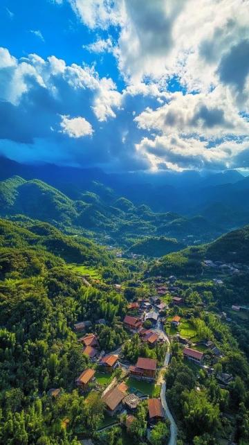 西充，一座隐匿于四川盆地东北部的小城，传统的农业小县，经济、交通都不是太好