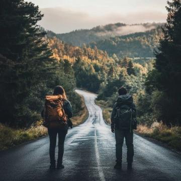 天气越来越暖啊，万物醒来，新手小白喜欢户外旅行的小伙伴们，我们一起旅行装备知识